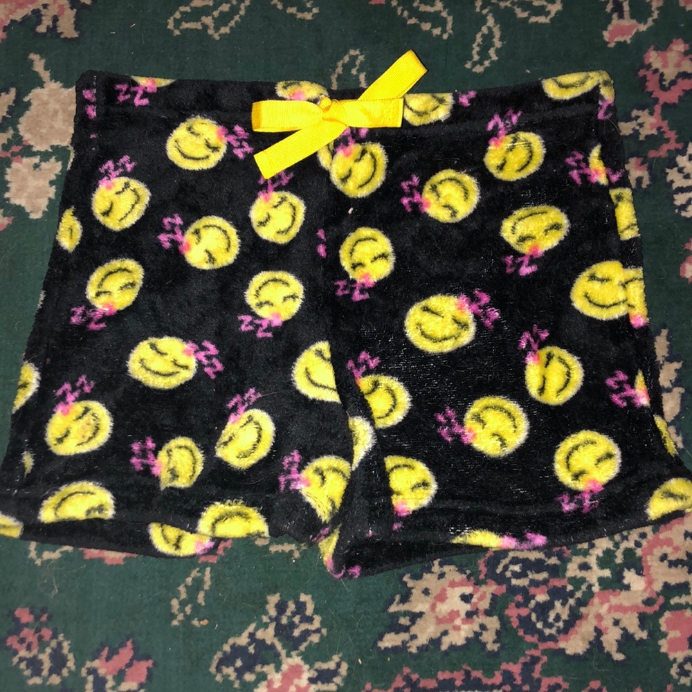Small tired emoji sleep shorts